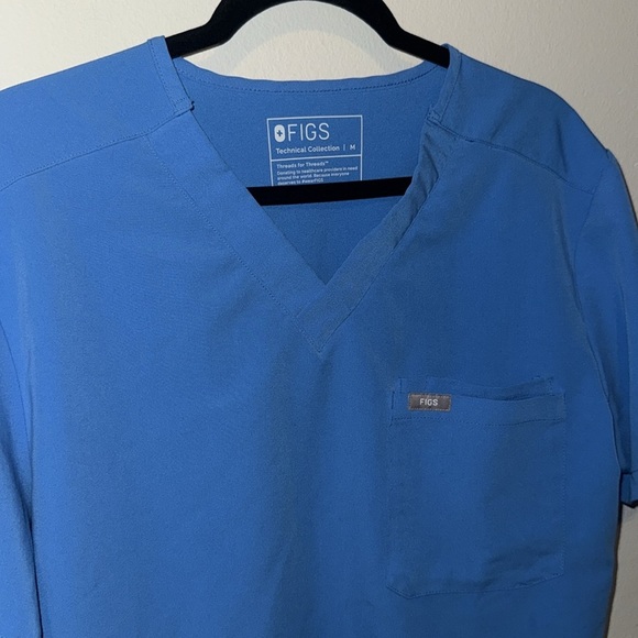 FIGS Leon Three-Pocket Scrub Top Mens Medium Blue Nurse Healthcare - Picture 2 of 7